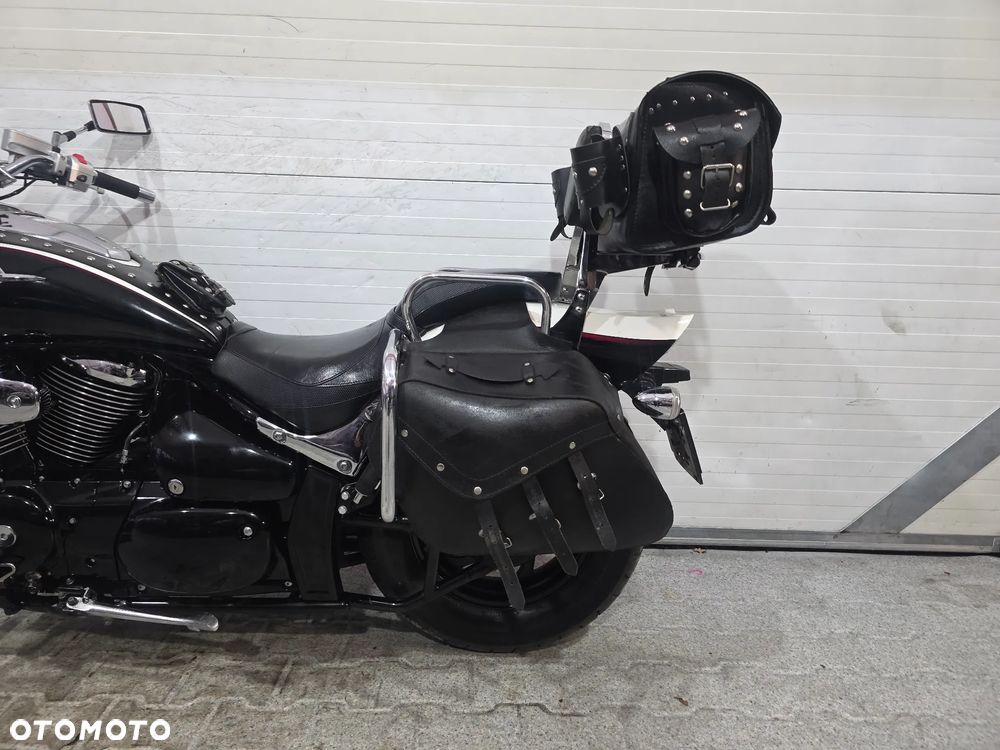 Suzuki Intruder - 13