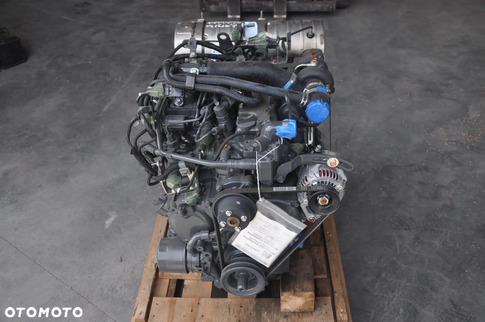 Silnik Kubota V2403-CR-TEF02 - 4