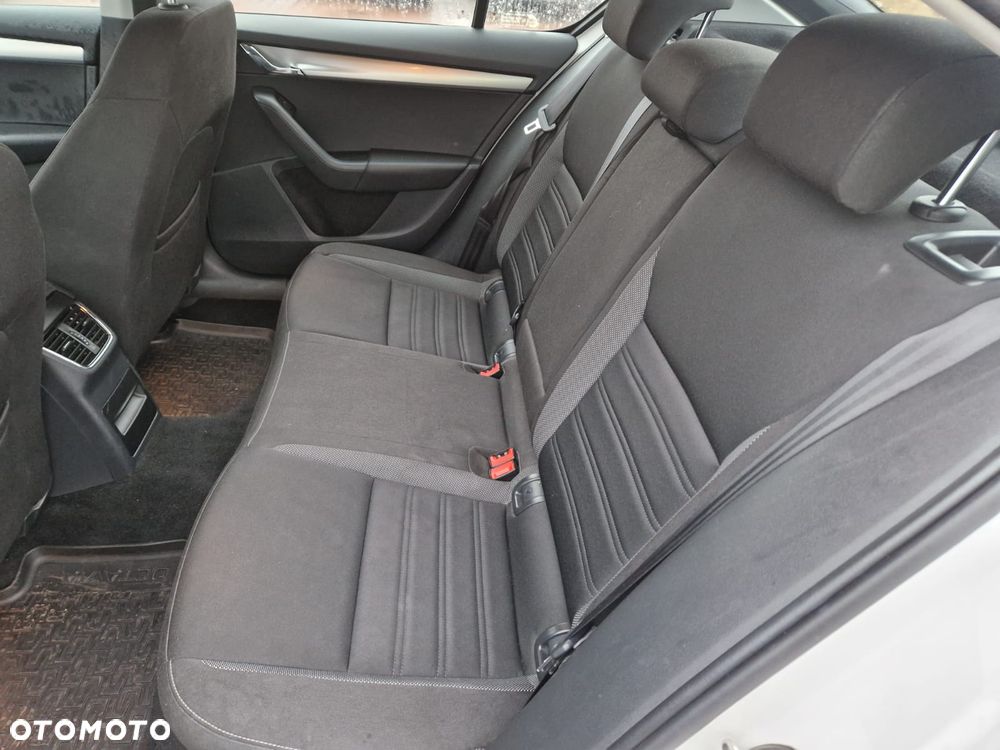 Skoda Octavia 1.6 TDI SCR Ambition - 14