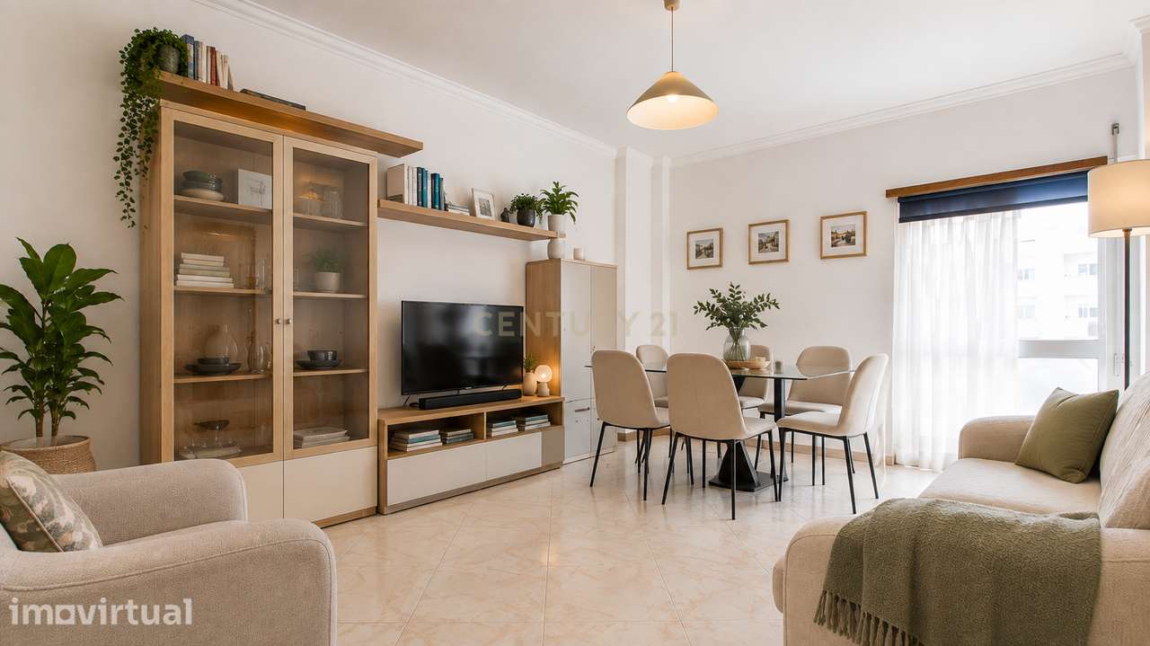 Apartamento T2 em Setúbal | Varanda, Elevador e Arrecadação - Grande imagem: 2/36