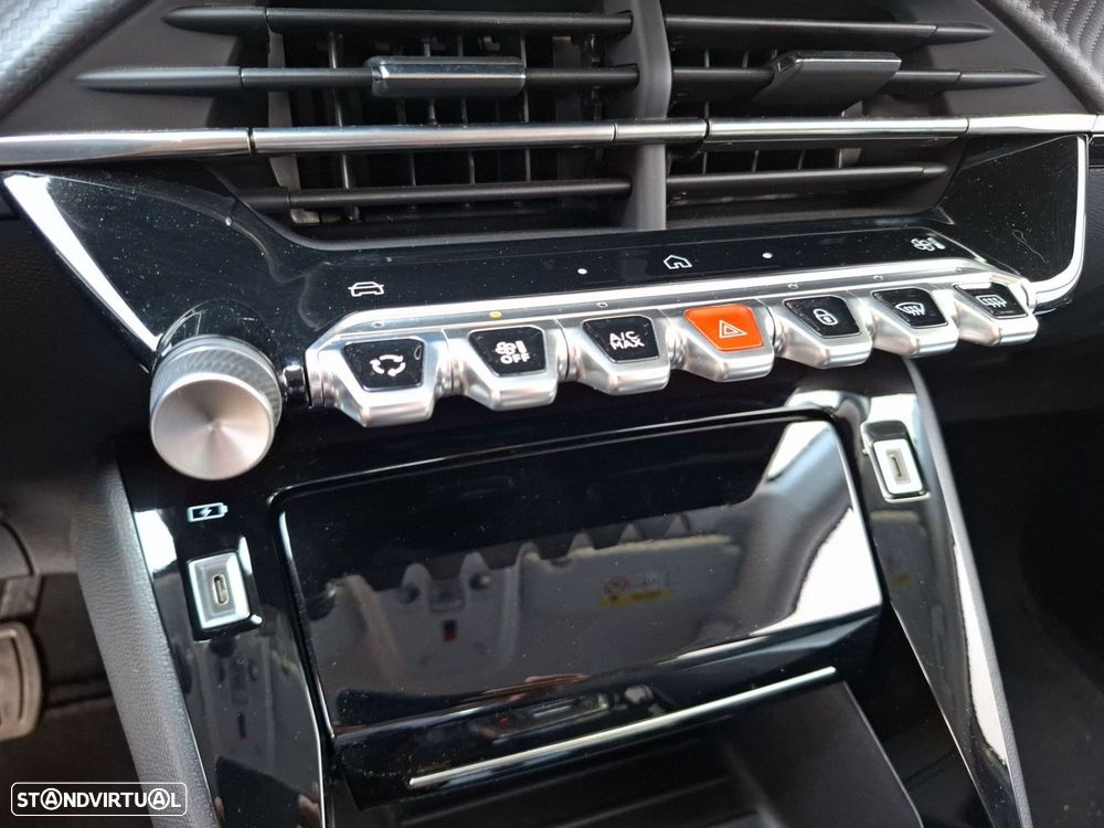 Peugeot 208 1.2 Hybrid Allure e-DCS6 - 22