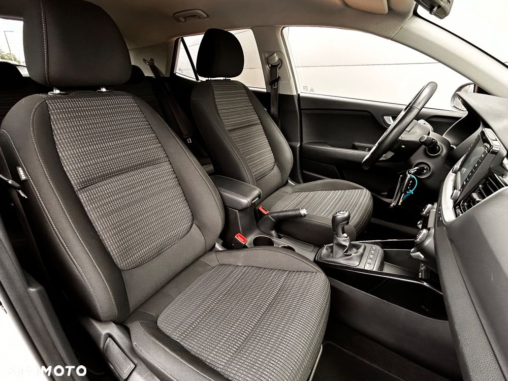 Kia Stonic - 27