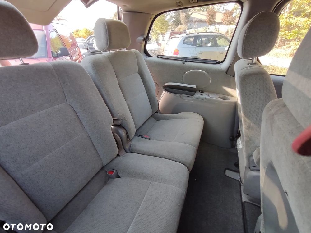 Kia Carnival - 16