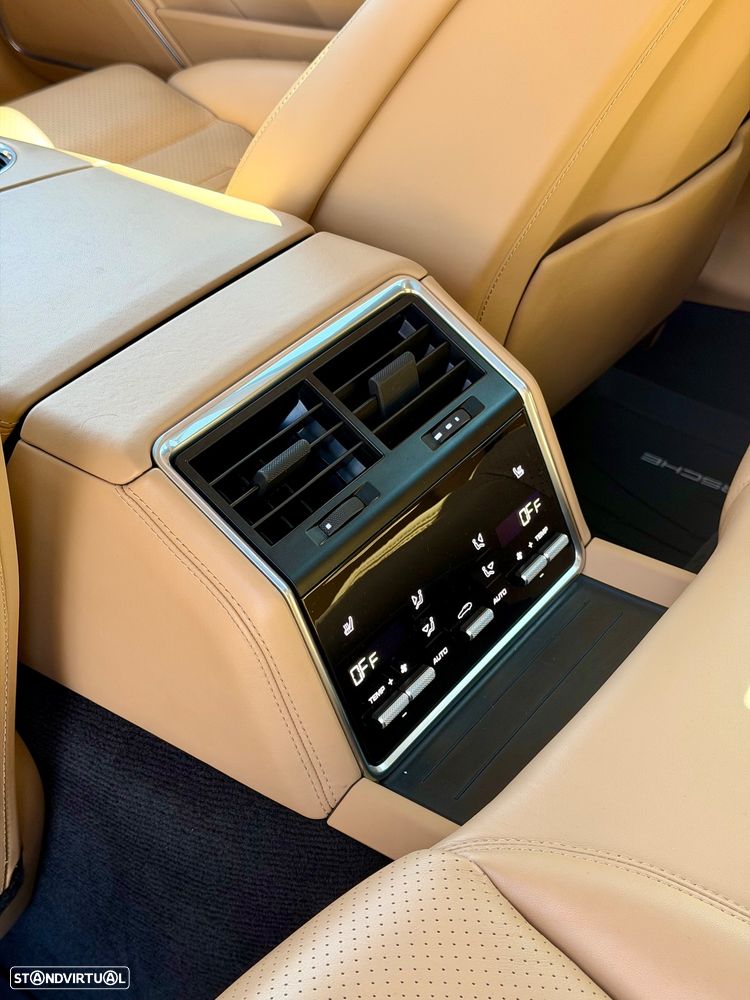Porsche Panamera Sport Turismo - 10