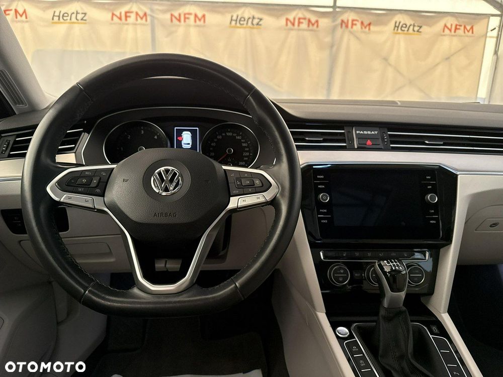 Volkswagen Passat - 14