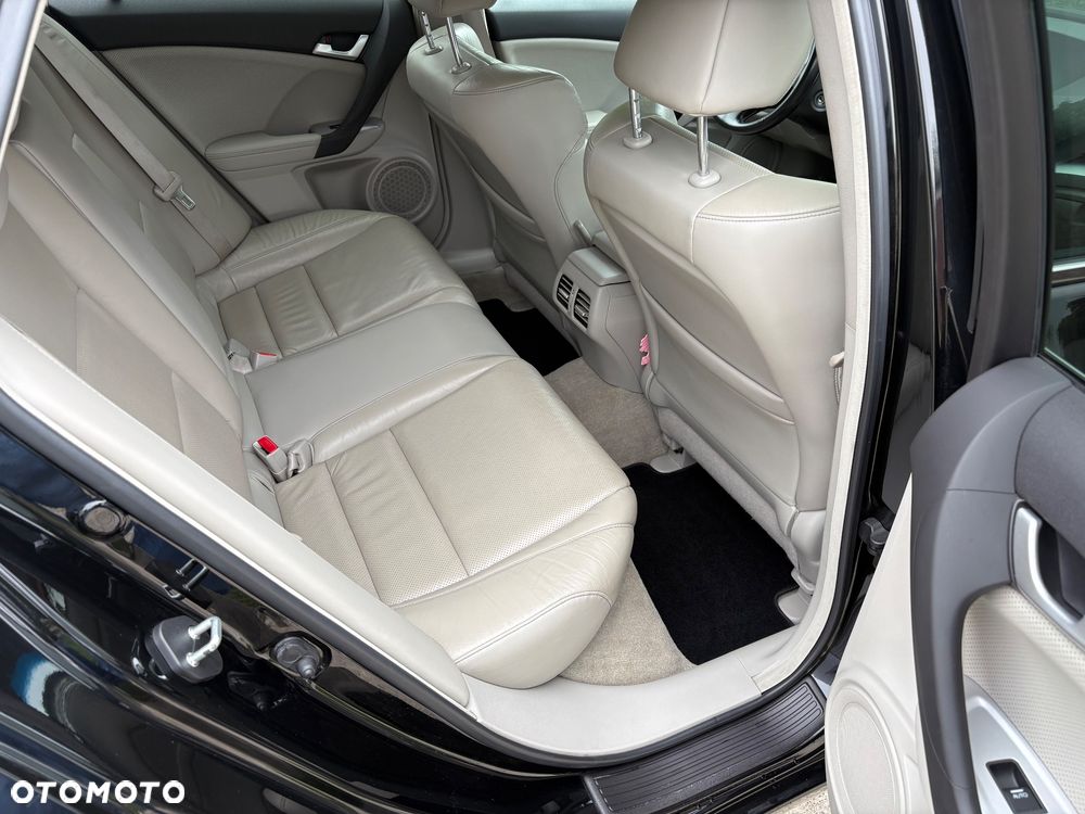 Honda Accord 2.0 Executive Navi - 11