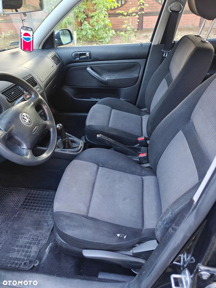 Volkswagen Golf - 12