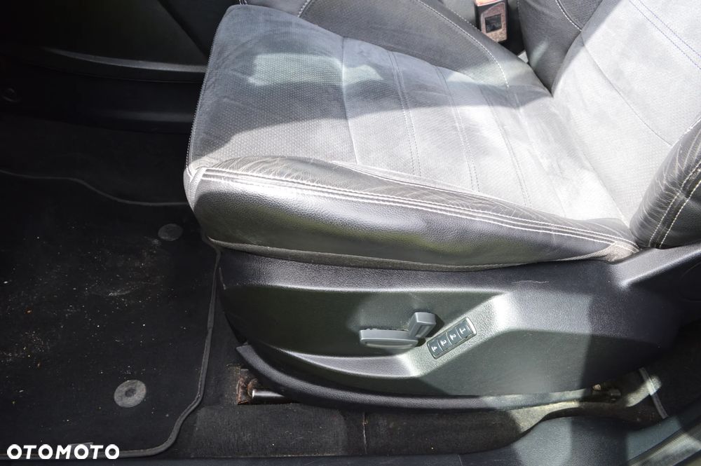 Ford S-Max 2.0 TDCi DPF Platinium X MPS6 - 14