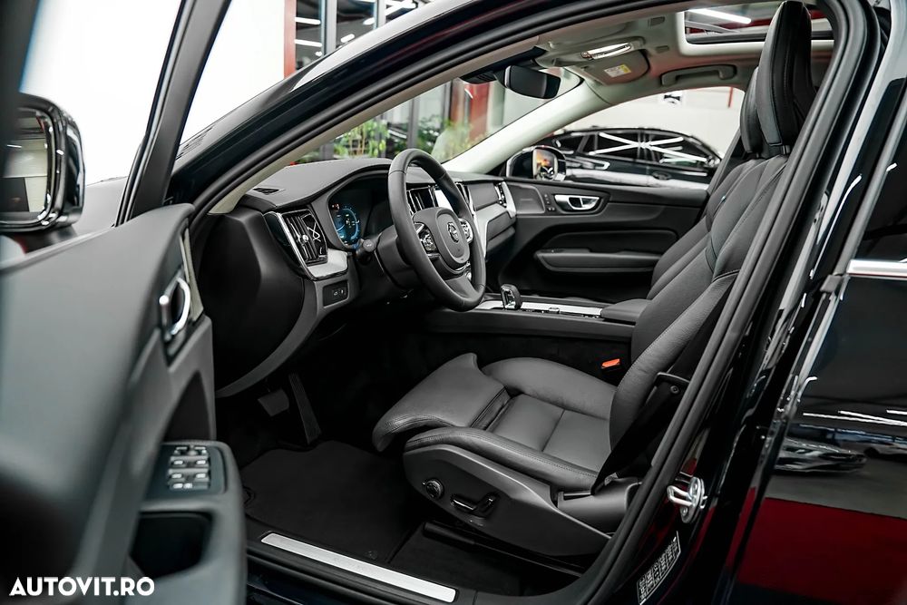 Volvo XC 60 T6 AWD Plus Dark - 4