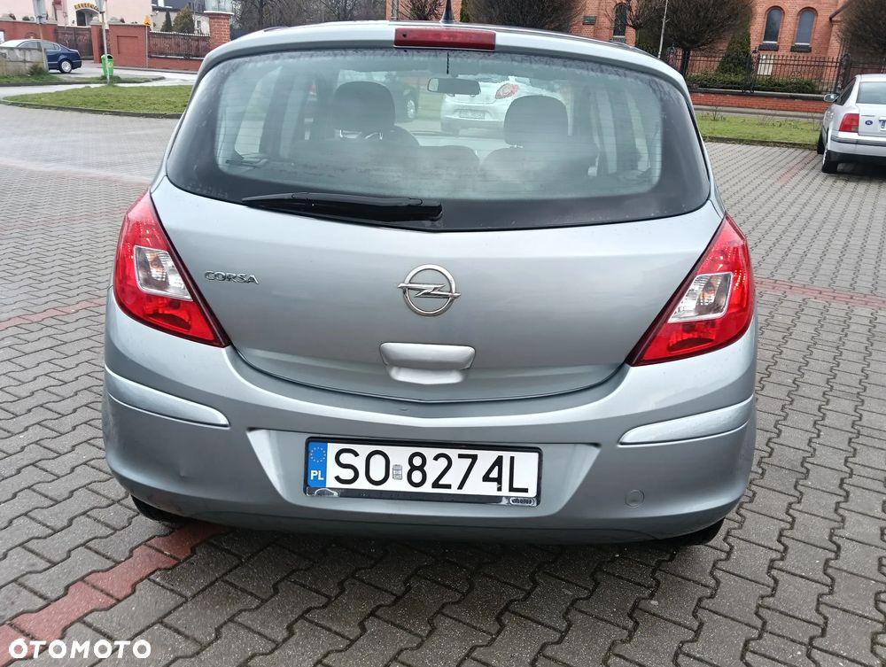 Opel Corsa 1.2 16V Essentia - 4