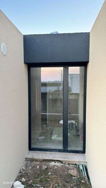 Moradia T3 terrea - Grande imagem: 4/11