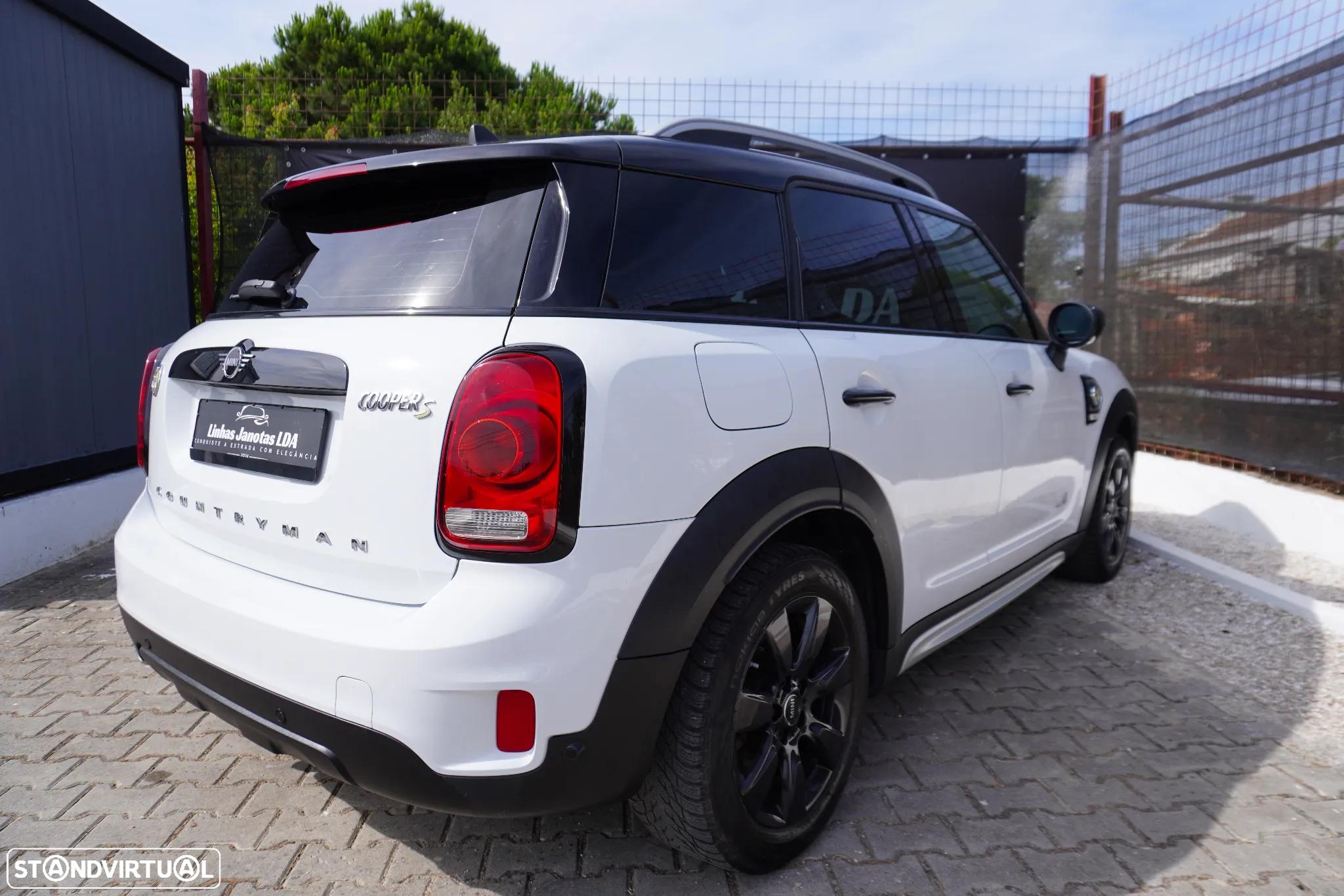MINI Countryman Cooper SE ALL4 Auto - 4