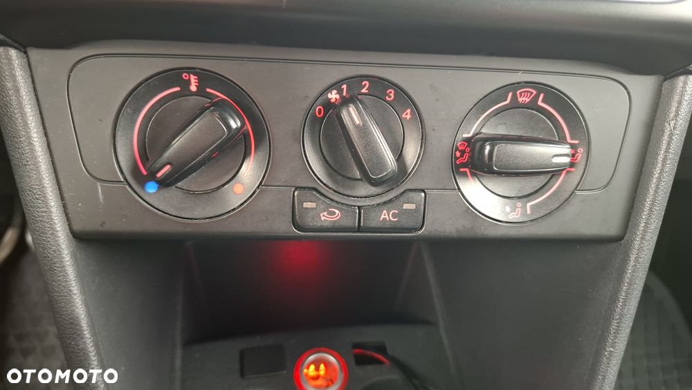 Volkswagen Polo 1.2 MATCH - 7