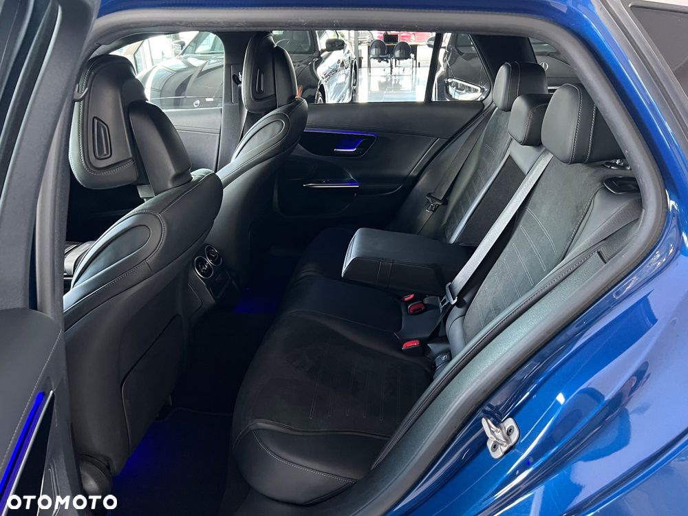 Mercedes-Benz Klasa C 220 d mHEV AMG - 35
