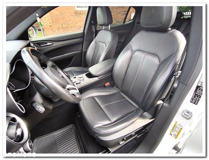 Alfa Romeo Stelvio 2.0 Turbo 16V AT8-Q4 Executive - 29