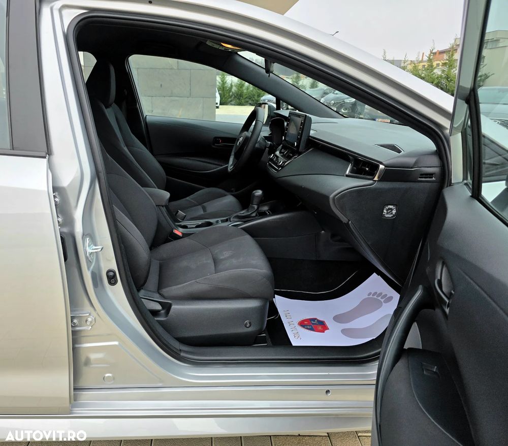 Toyota Corolla 1.8 HSD Business - 21