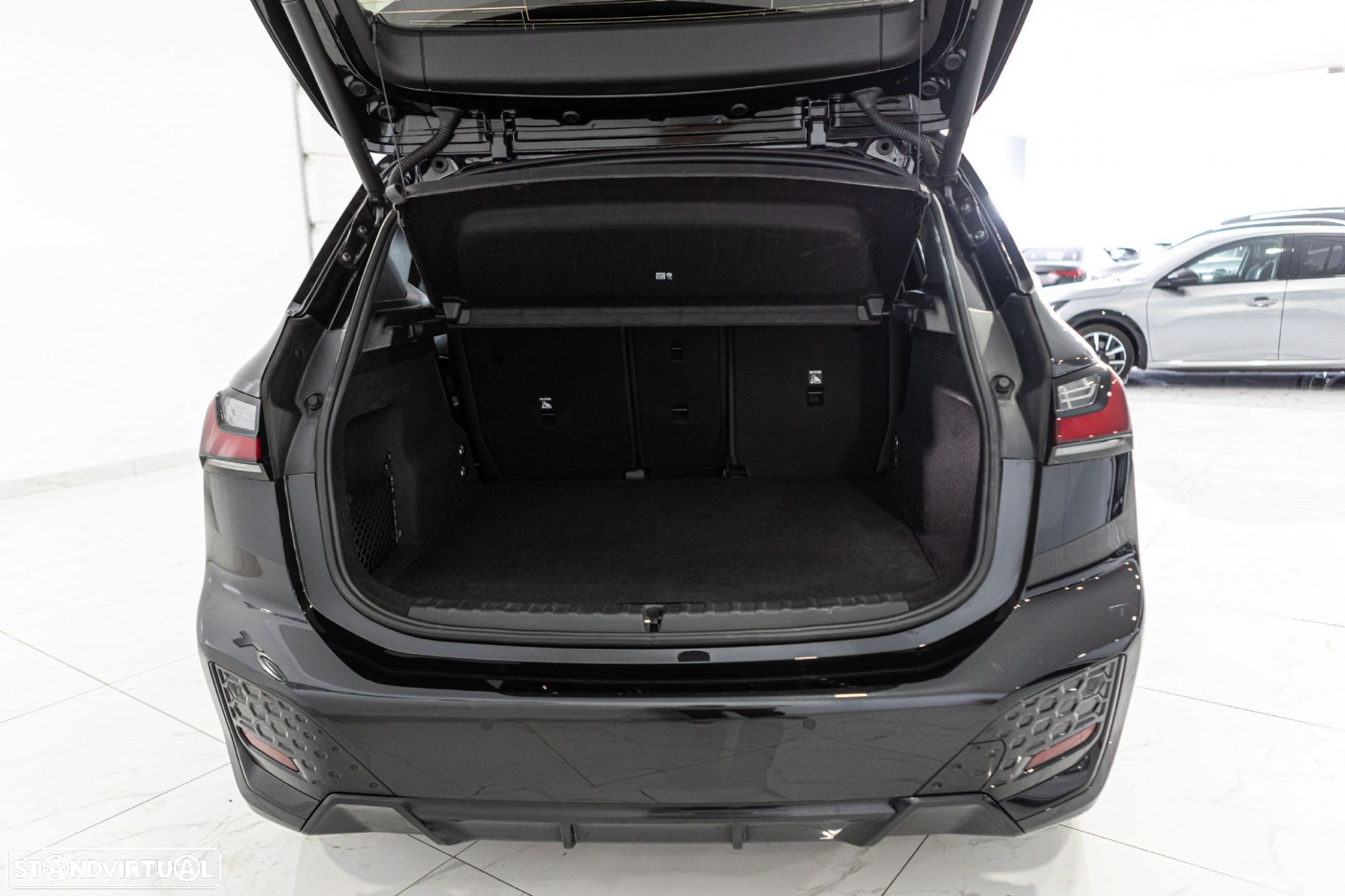 BMW 218 Active Tourer i Pack Desportivo M Auto - 9