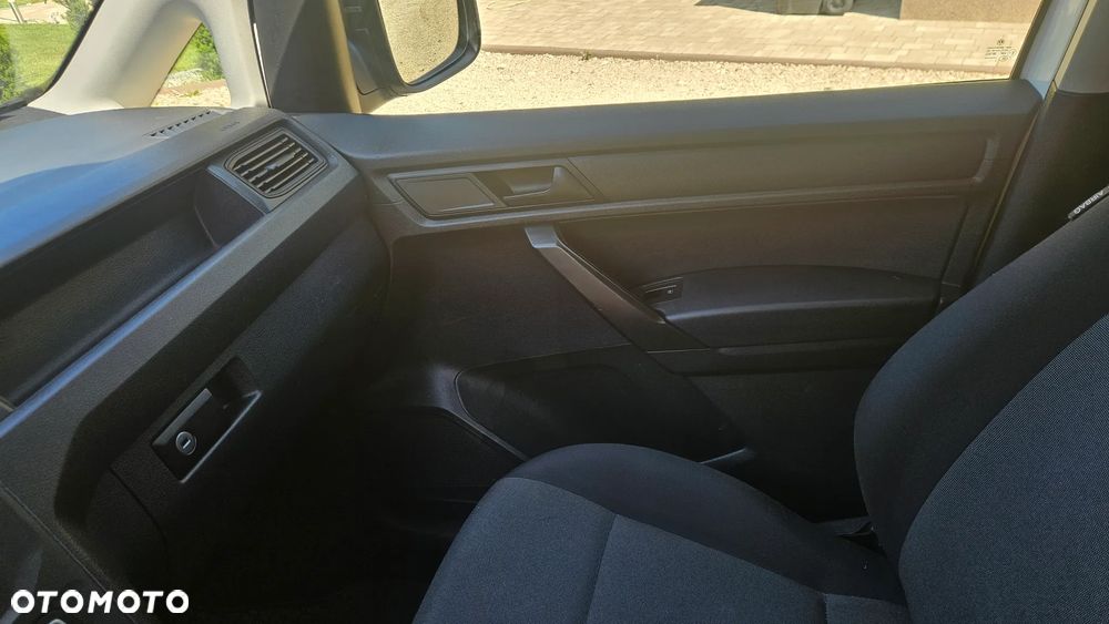 Volkswagen Caddy Mixt - 11