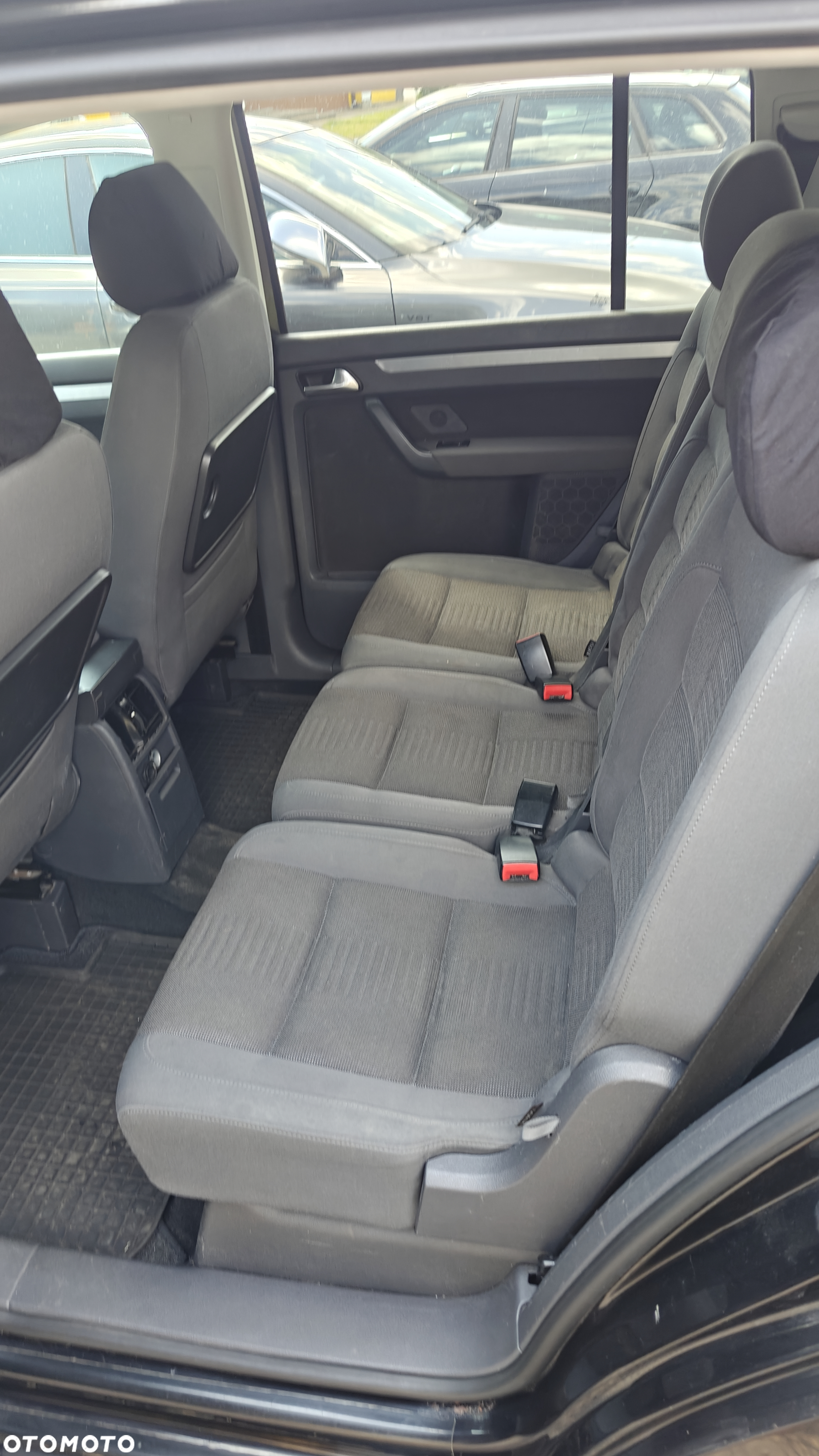 Volkswagen Touran 2.0 TDI DPF Cross DSG - 10