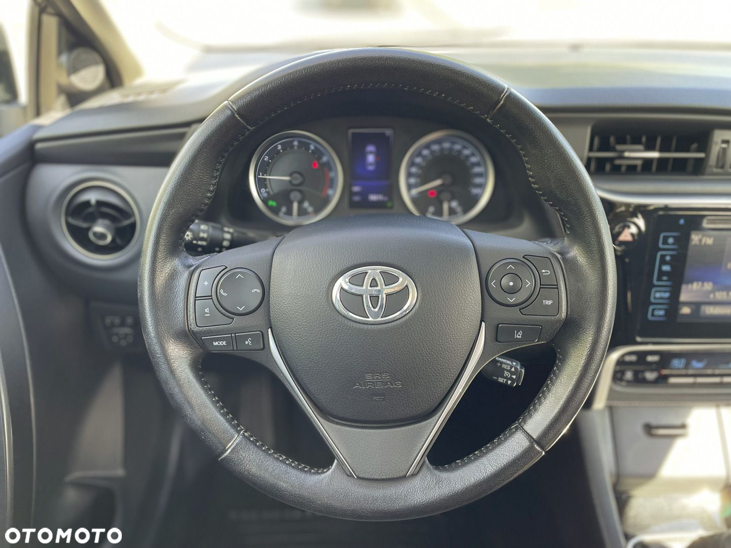 Toyota Corolla - 16