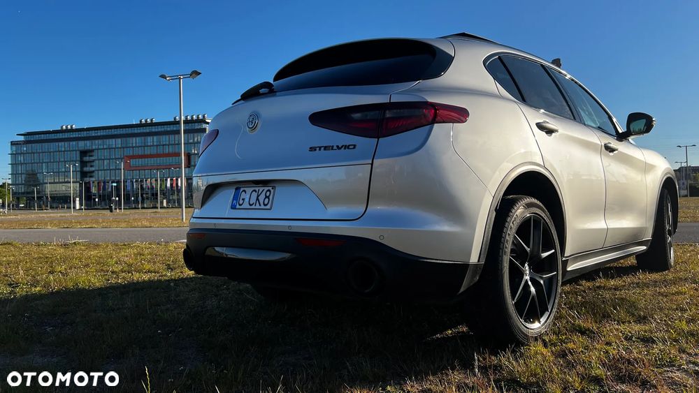 Alfa Romeo Stelvio - 23