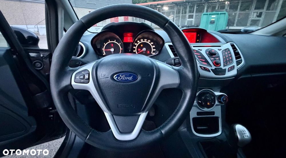 Ford Fiesta 1.25 Champions Edition - 18