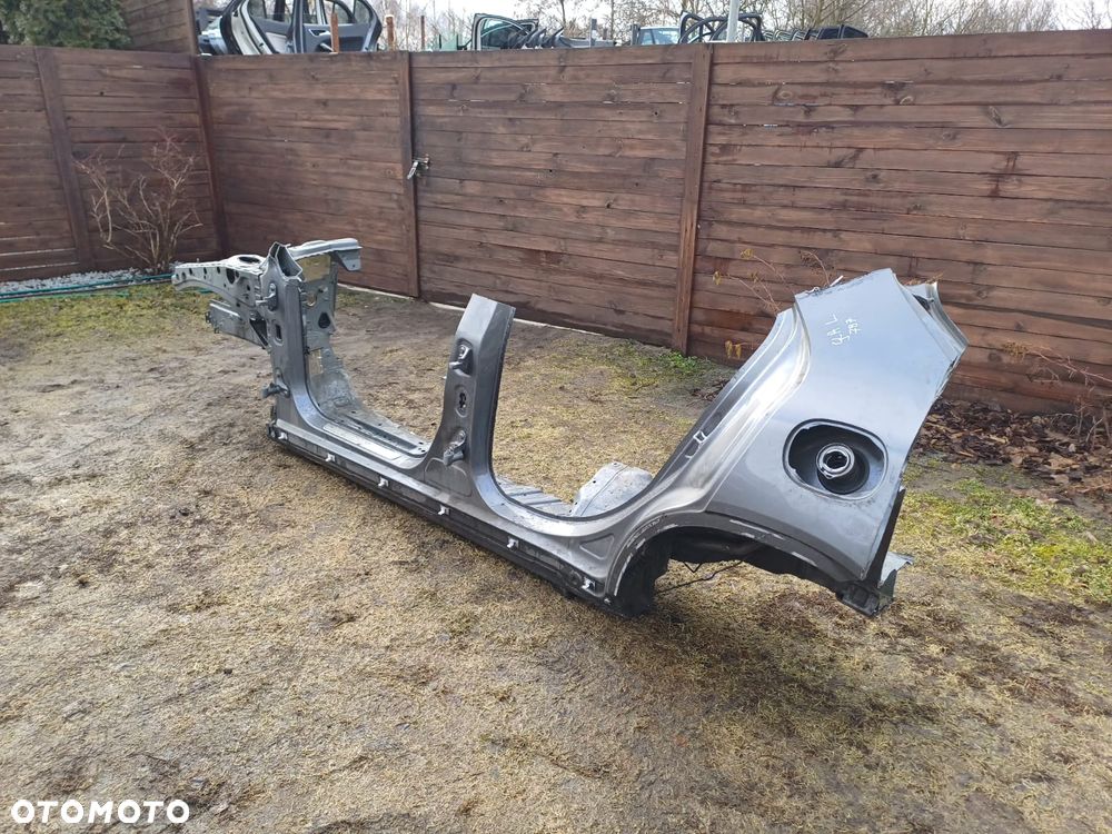 MERCEDES gla 156 slupek prog prawy lewy kolor 787 - 4