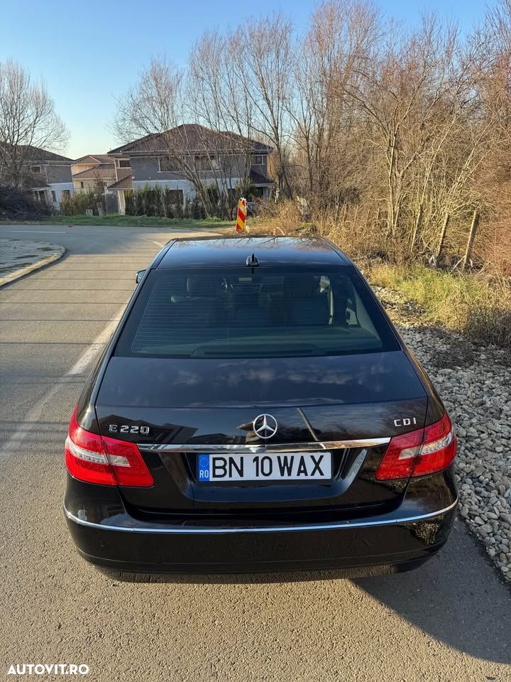 Mercedes-Benz E 220 CDI DPF BlueEFFICIENCY 7G-TRONIC Avantgarde - 3
