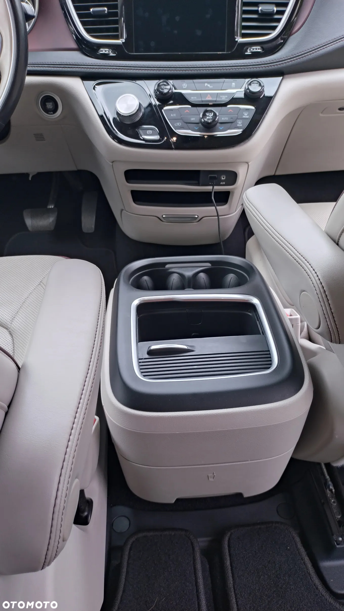 Chrysler Pacifica - 27