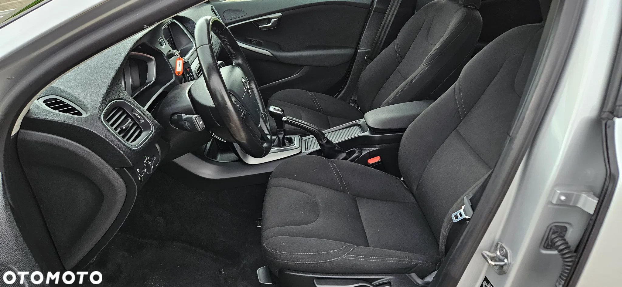 Volvo V40 D2 Drive-E Momentum - 5