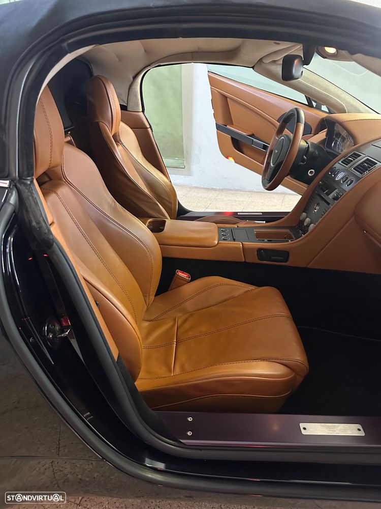 Aston Martin Vantage Roadster - 29