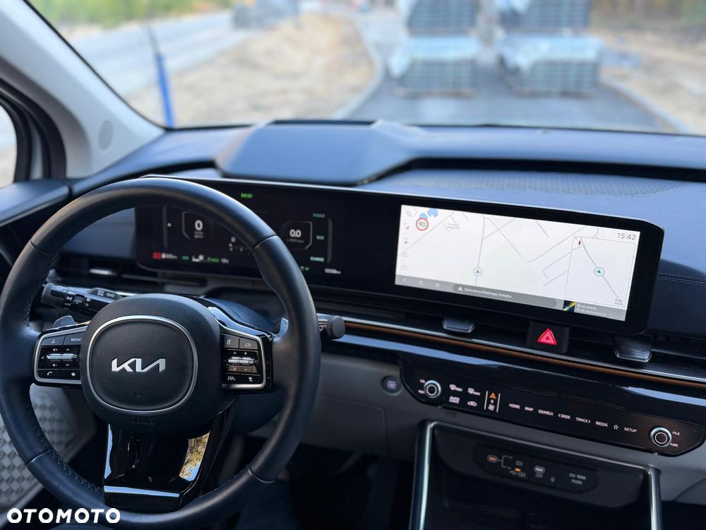 Kia Carnival - 34