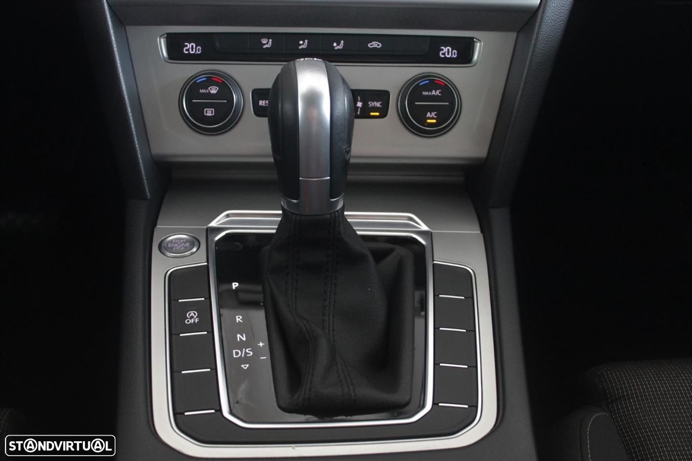 VW Passat Variant 1.6 TDI Confortline DSG - 28