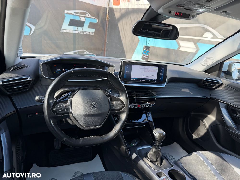Peugeot 2008 - 10