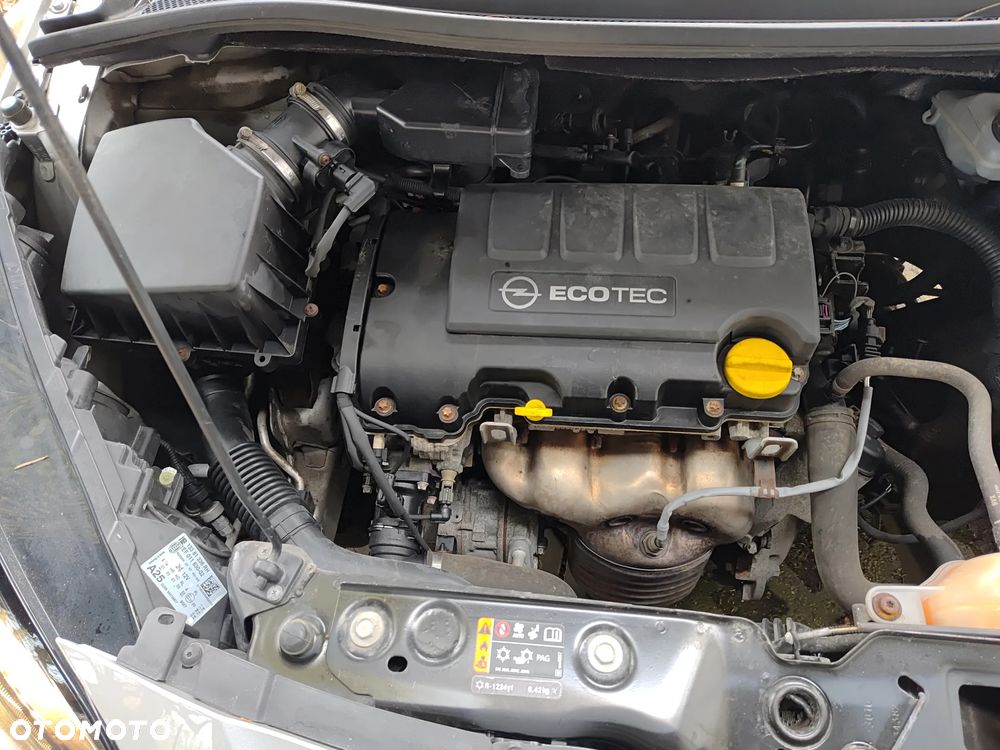 Opel Corsa 1.4 Cosmo - 4