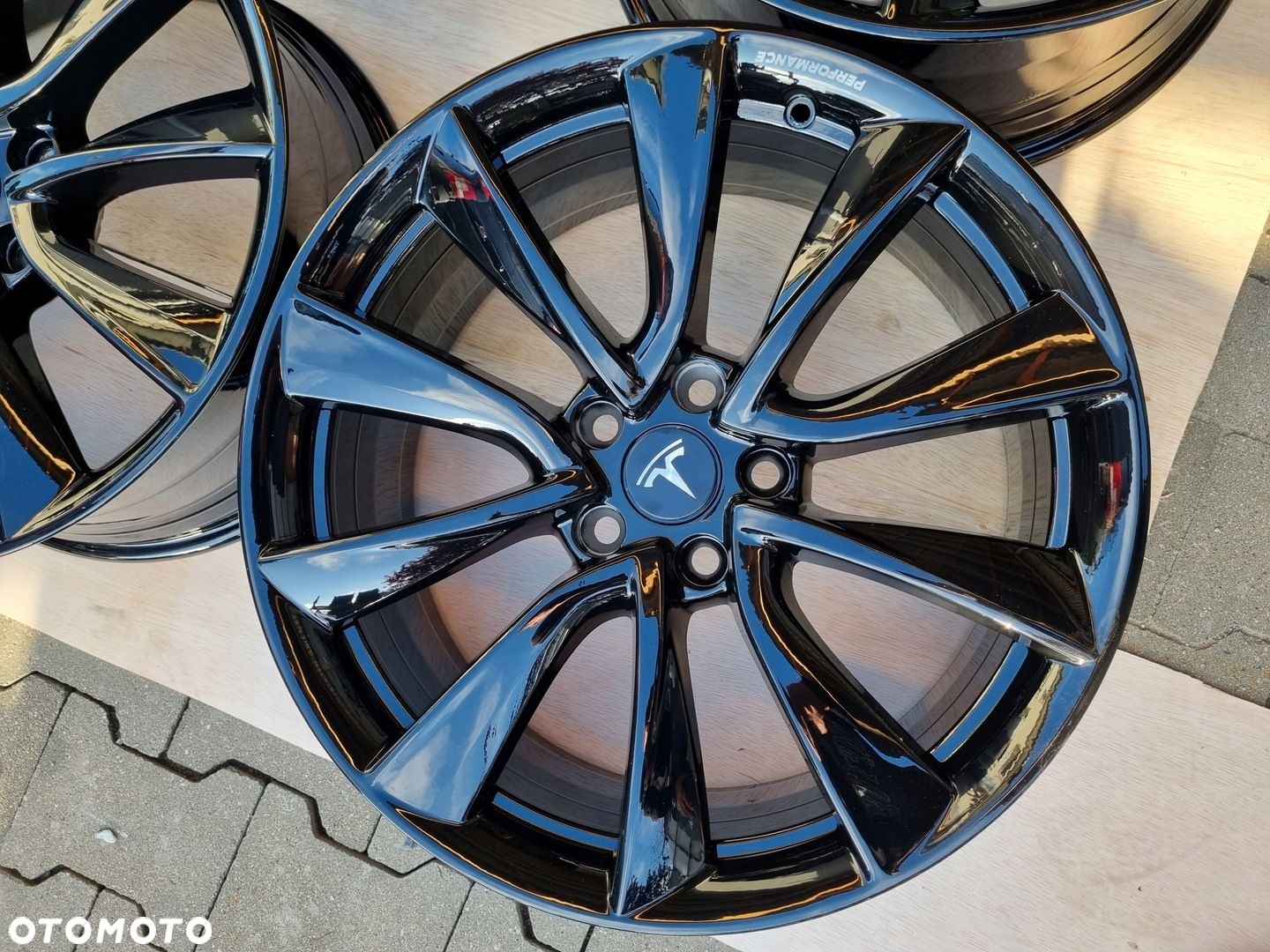 FELGI 19 TESL Y TESLA3 8.5 ET40 OEM PERFORMANCE 5x114,3 - 3