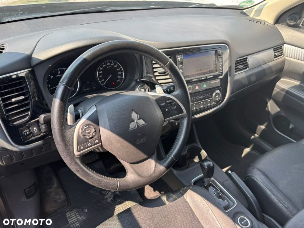 Mitsubishi Outlander 2.2 DI-D 4WD Automatik Invite - 10