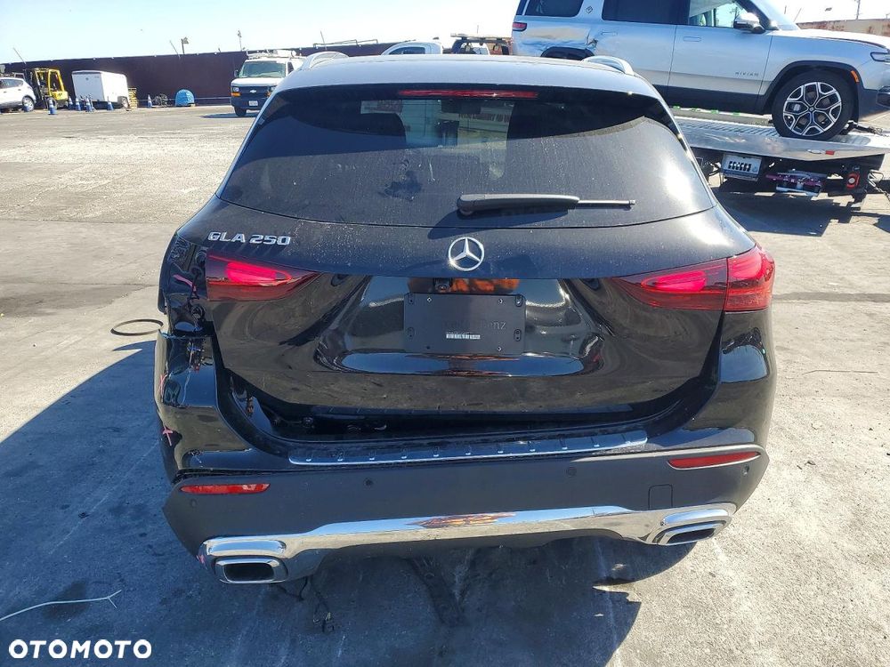 Mercedes-Benz GLA 250 8G-DCT - 7