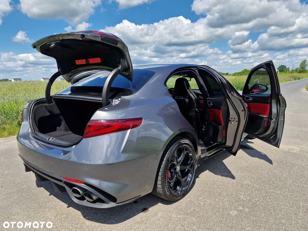 Alfa Romeo Giulia 2.9 Bi Turbo V6 Quadrifoglio - 38