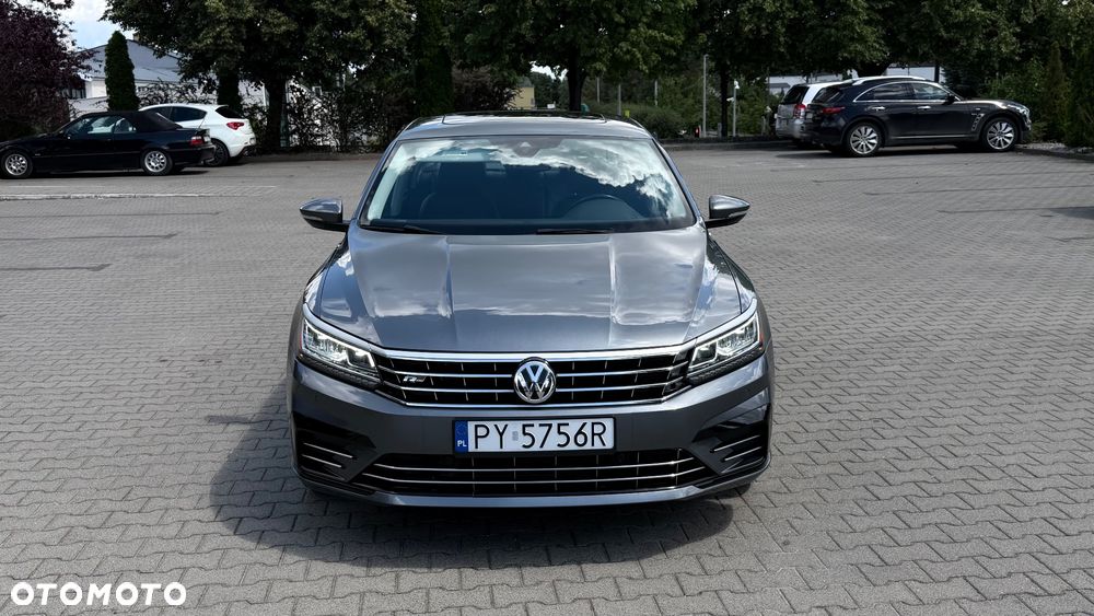 Volkswagen Passat - 12