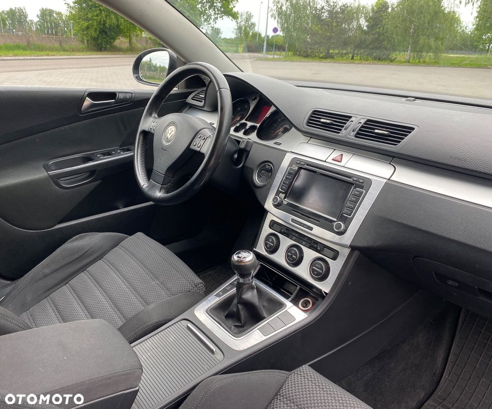 Volkswagen Passat 2.0 TDI DPF Comfortline - 9