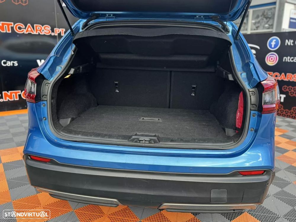 Nissan Qashqai 1.5 dCi N-Connecta J18 - 15