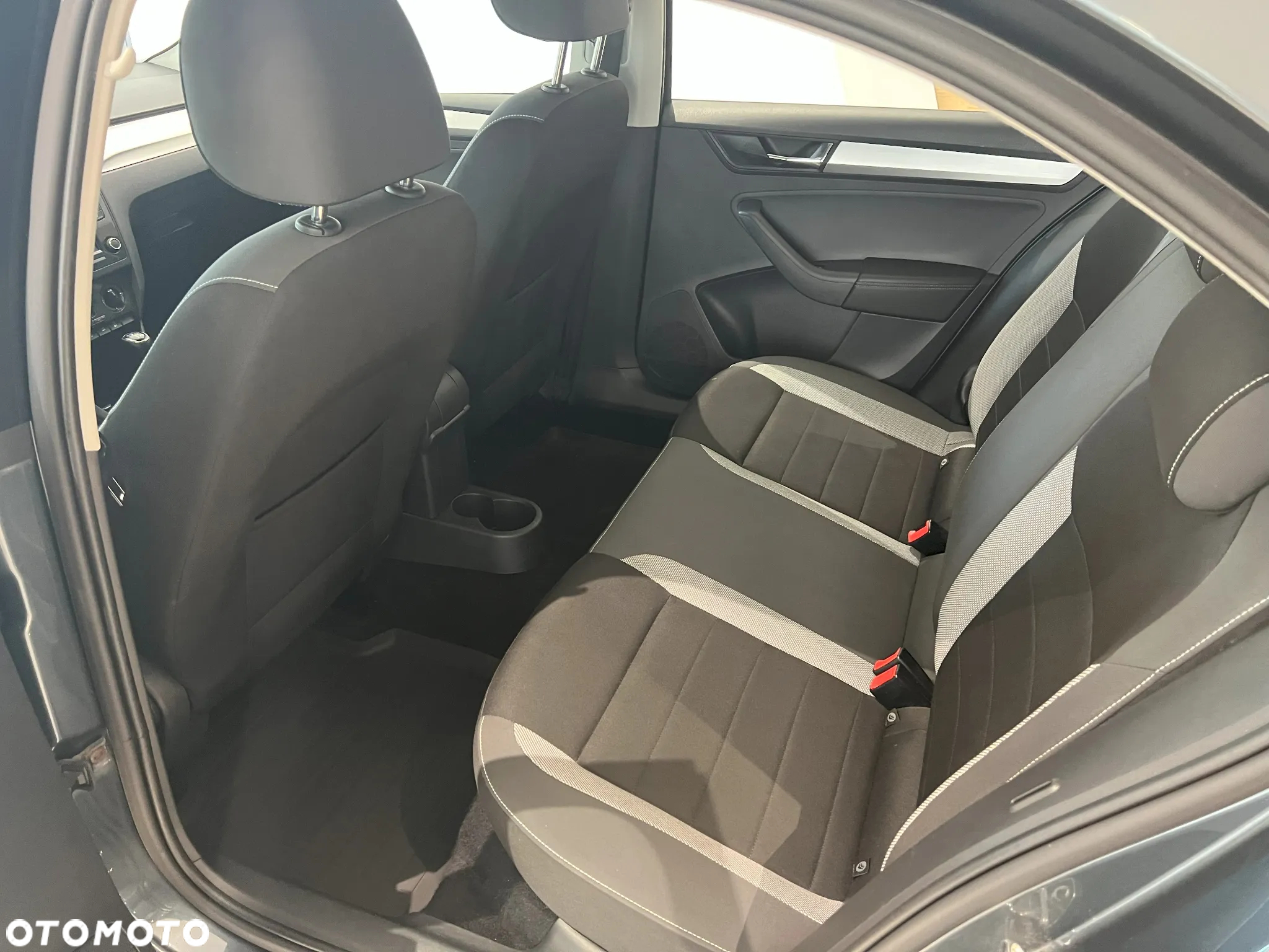 Skoda RAPID 1.0 TSI Ambition - 11