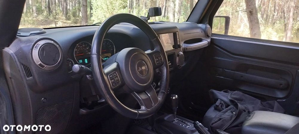 Jeep Wrangler - 10
