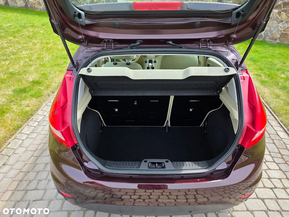 Ford Fiesta 1.4 Ghia - 10