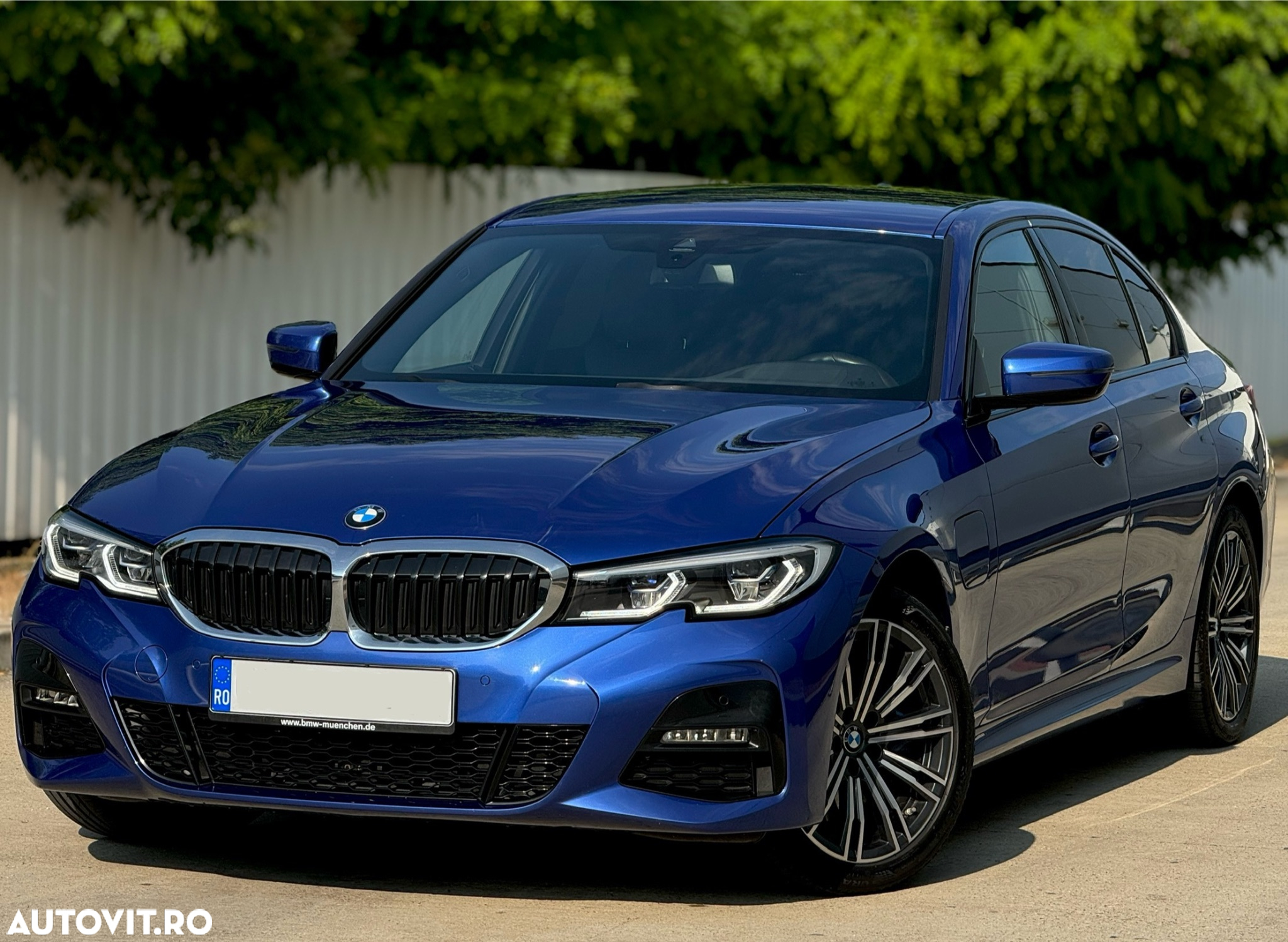 BMW Seria 3 330e Aut. M Sport - 3