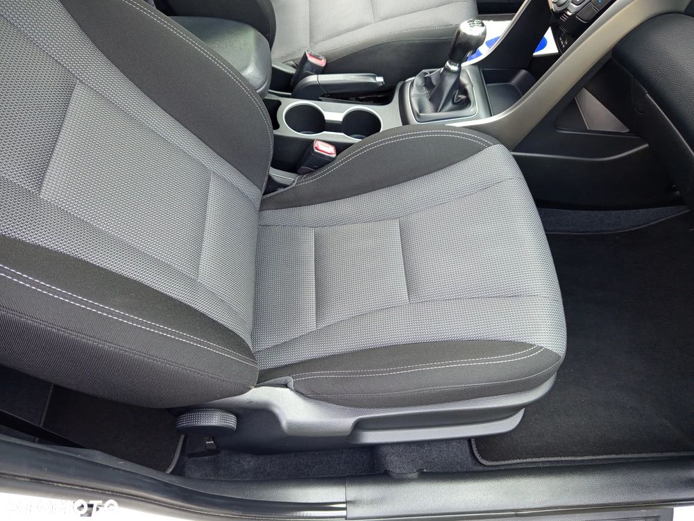Hyundai i30 1.6 CRDi BlueDrive Premium - 15