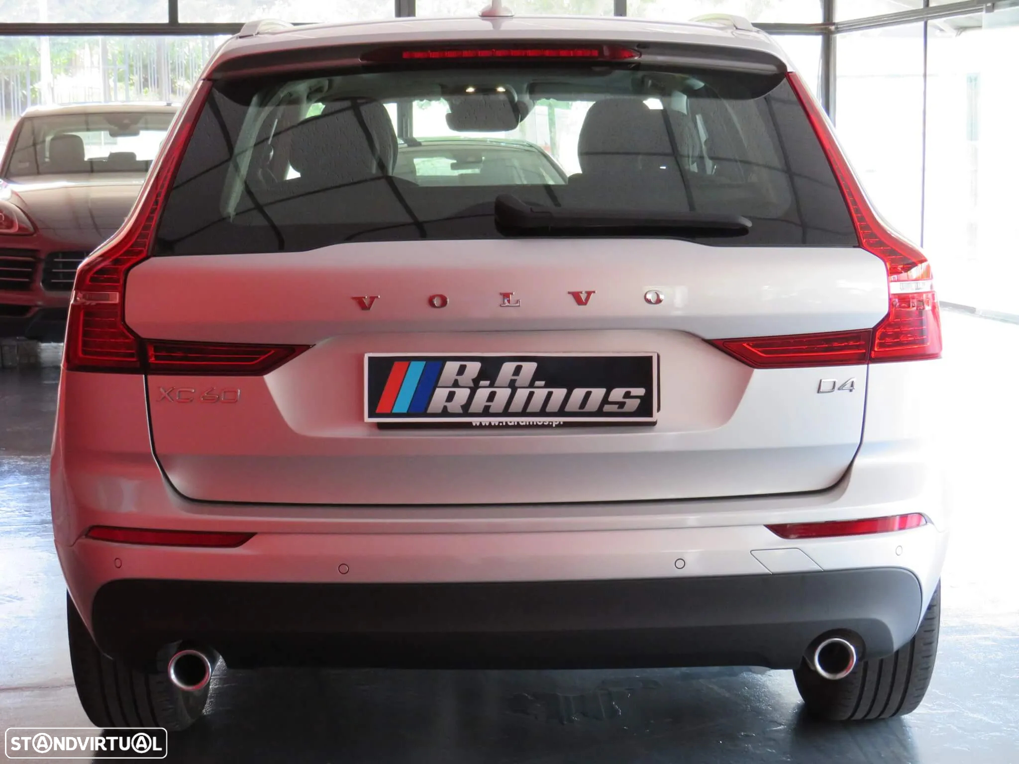 Volvo XC 60 2.0 D4 Momentum Plus Geartronic - 7