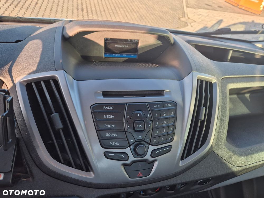 Ford Transit 2.0 TDCi / AUTOLAWETA / LAWETA DO MASZYN / SZEROKI NAJAZD / STAN IDEALNY / 1 WŁ / BEZWYPADKOWY / ORYGINALNY PRZEBIEG / 3 MIEJSCA / POMOC DROGOWA / NAPĘD TYŁ / EURO 6 / NISKI PRZEBIEG! - 22