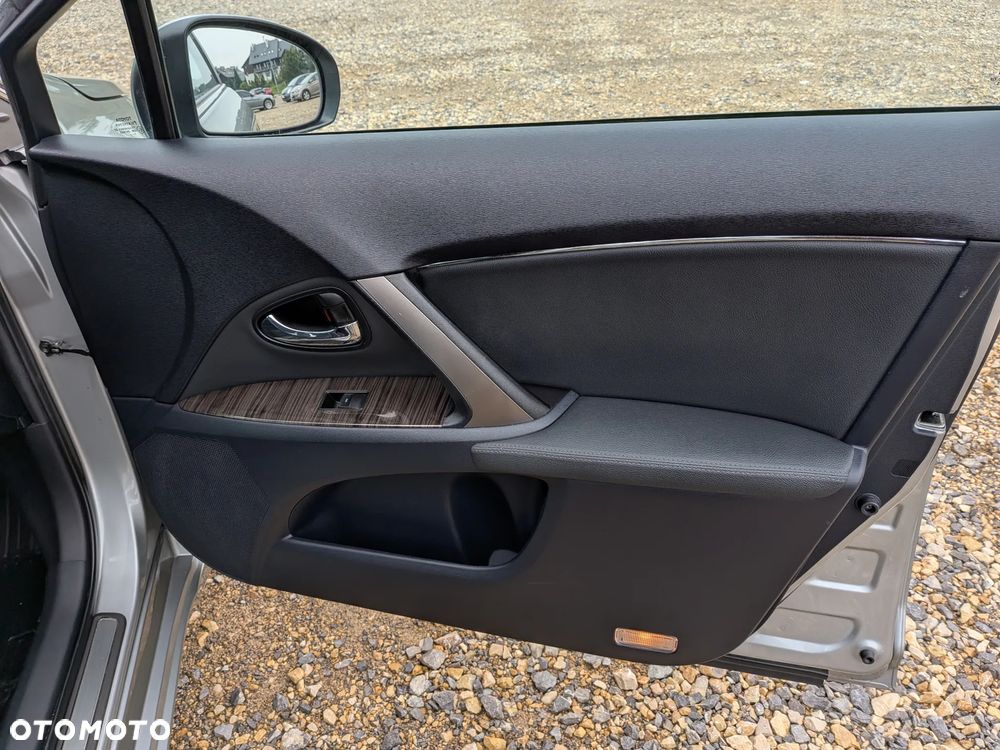 Toyota Avensis 1.8 Sol plus NAVI MS - 22